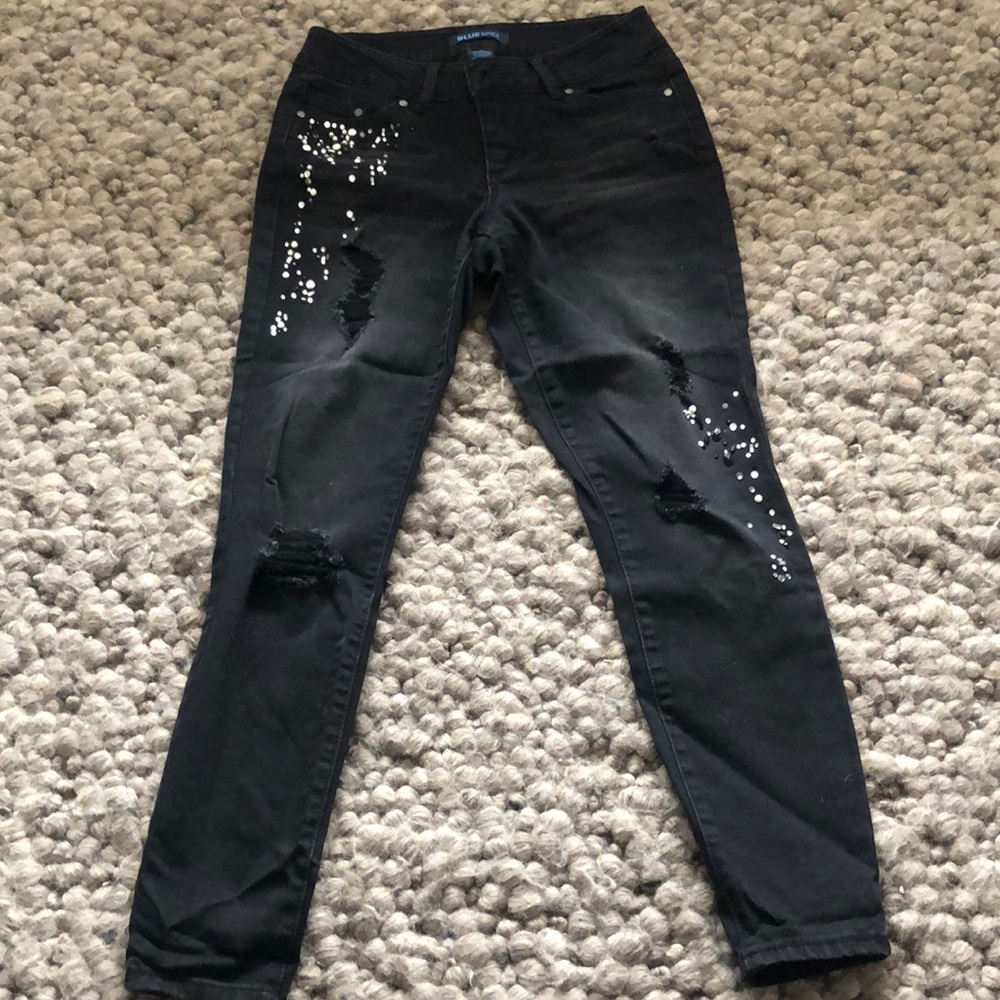 Ripped Jeans with Decor